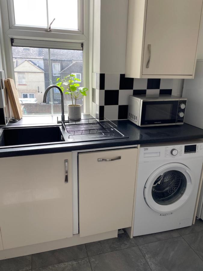 2 Bed Apartment Close To City Centre Cardiff Eksteriør bilde